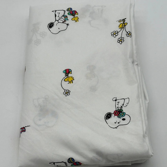 Peanuts Snoopy & Charlie Brown Twin Sheet 1  Flat Sheet  Berkshire - Picture 1 of 7